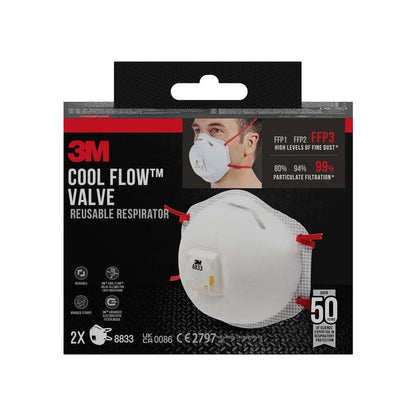 A máscara de partículas 3M™ Cool Flow™ 8833, FFP3 com válvula (pacote de 2) da 3M Deutschland GmbH oferece proteção FFP3, até 99% de filtração de partículas e bandas vermelhas confortáveis em design branco.