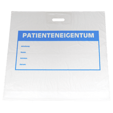 O saco de plástico branco DEISS 36520 (600x600+50 mm) da EMIL DEISS KG vem com uma etiqueta azul "PATRIMÓNIO DO PACIENTE", seções para enchimento e uma alça recortada - ideal como alternativa aos sacos de cartão; entrega em caixas de 250 unidades.
