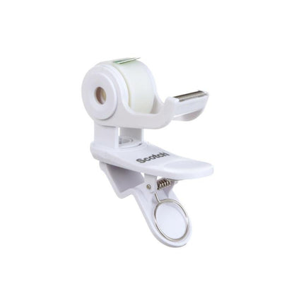 O dispensador de fita adesiva Scotch™ Clip & Twist C19 da 3M Deutschland GmbH possui um clipe com mola, um porta-chaves de metal, uma borda de corte serrilhada e é fornecido com um rolo de fita adesiva invisível Scotch® Magic™ (19mm × 8,89m).