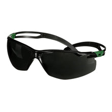 Óculos de segurança 3M™ SecureFit™ 500, hastes verdes/pretas, revestimento anti-riscos+ (K), nível de proteção de lente cinza IR 5.0, SF550ASP-GRN-EU, 20 por pacote | Pacote (1 peça)